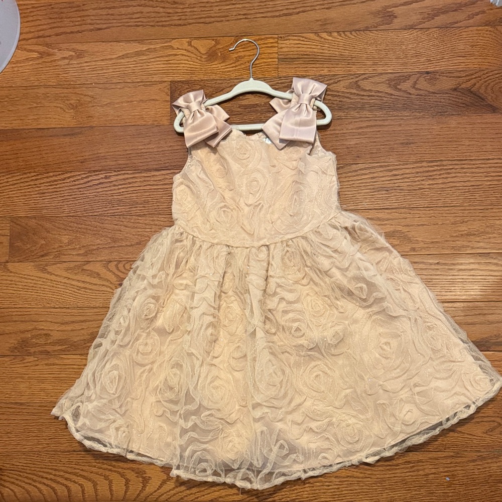 Elegant Rose Gold/Pink colored girls Dress with Bow Accents size 6x